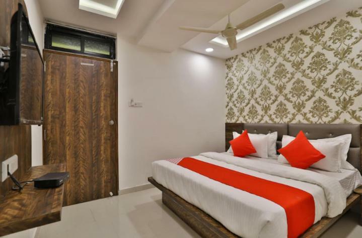 Hotel Pathik Villa Ahmedabad Esterno foto