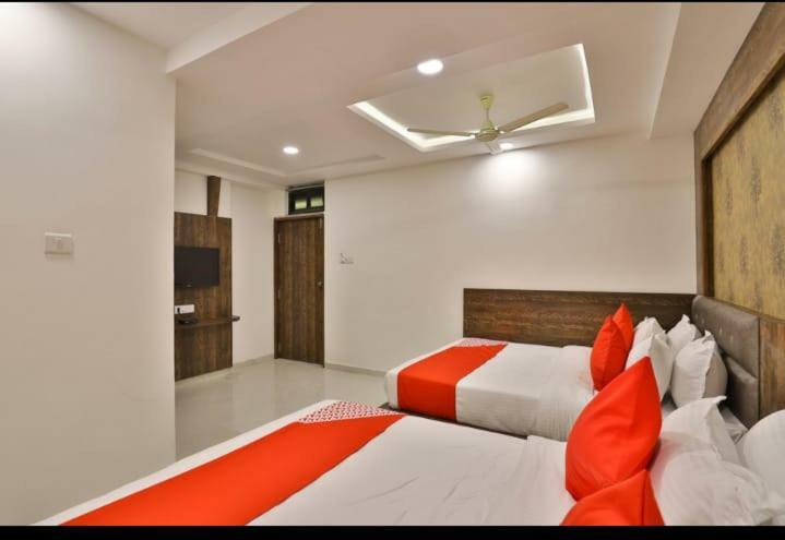 Hotel Pathik Villa Ahmedabad Esterno foto